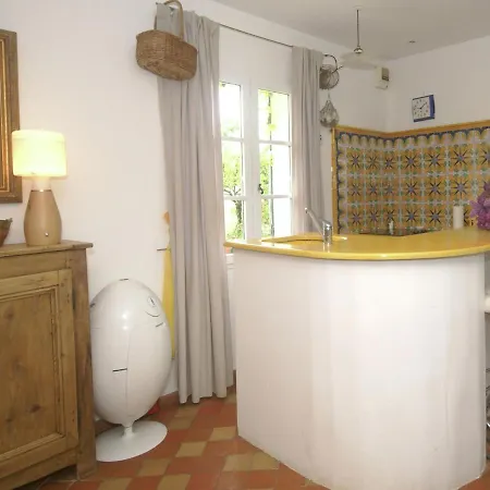 Charming Holiday In With Pool And In Quiet Area 度假居 *